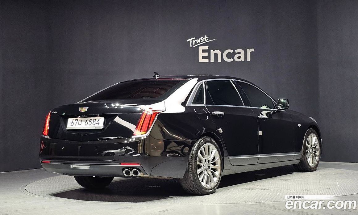 Cadillac CT6 фото 2