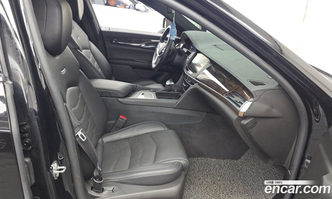 Cadillac CT6 фото 11