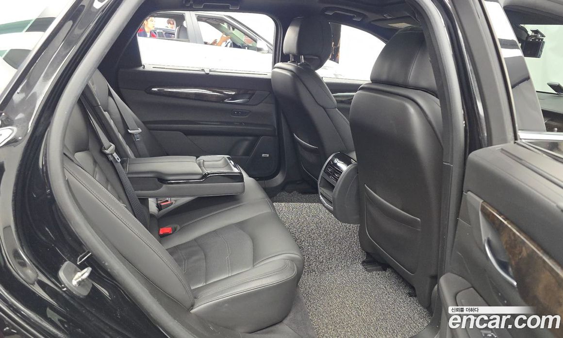 Cadillac CT6 фото 12