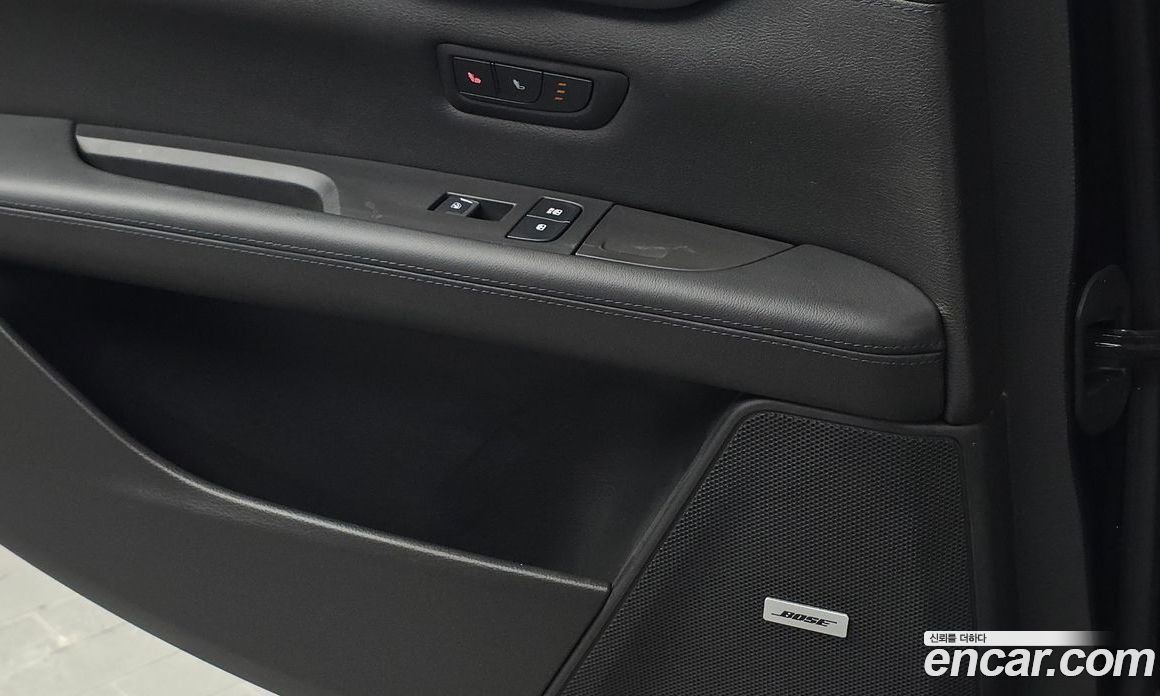 Cadillac CT6 фото 19