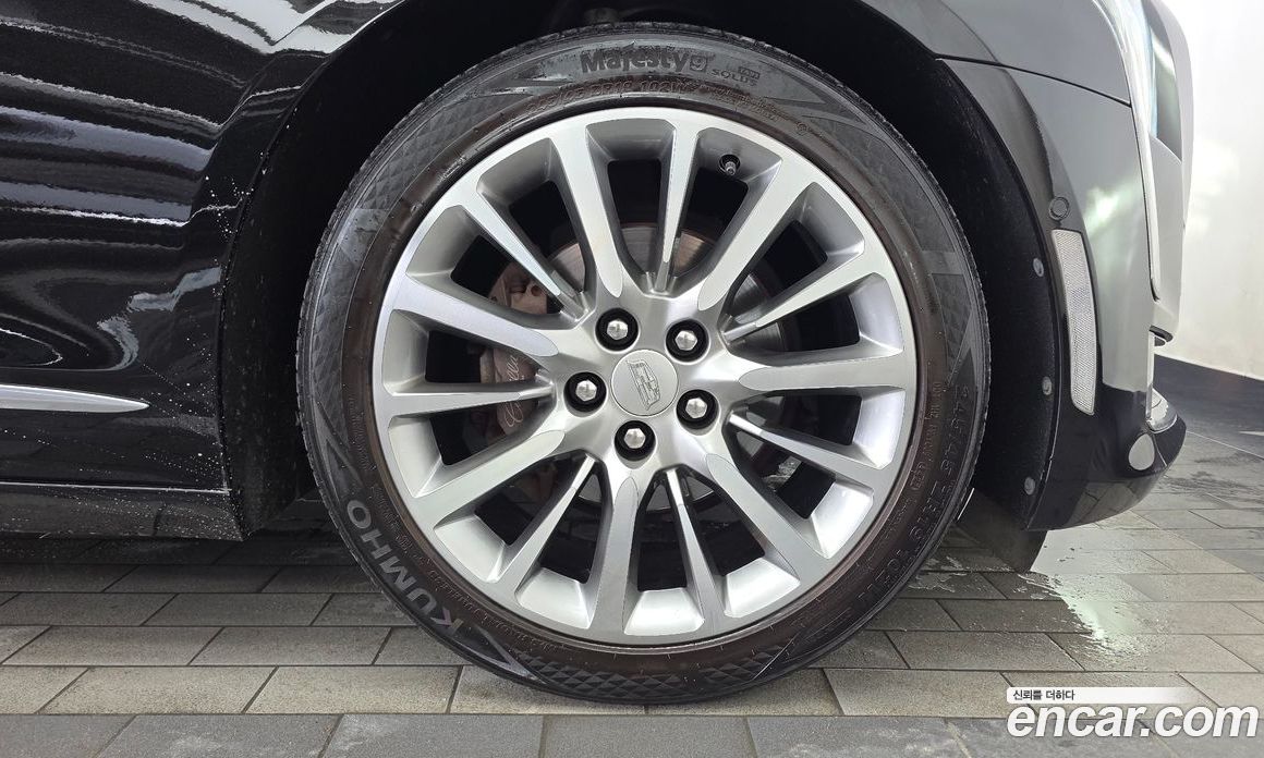 Cadillac CT6 фото 21
