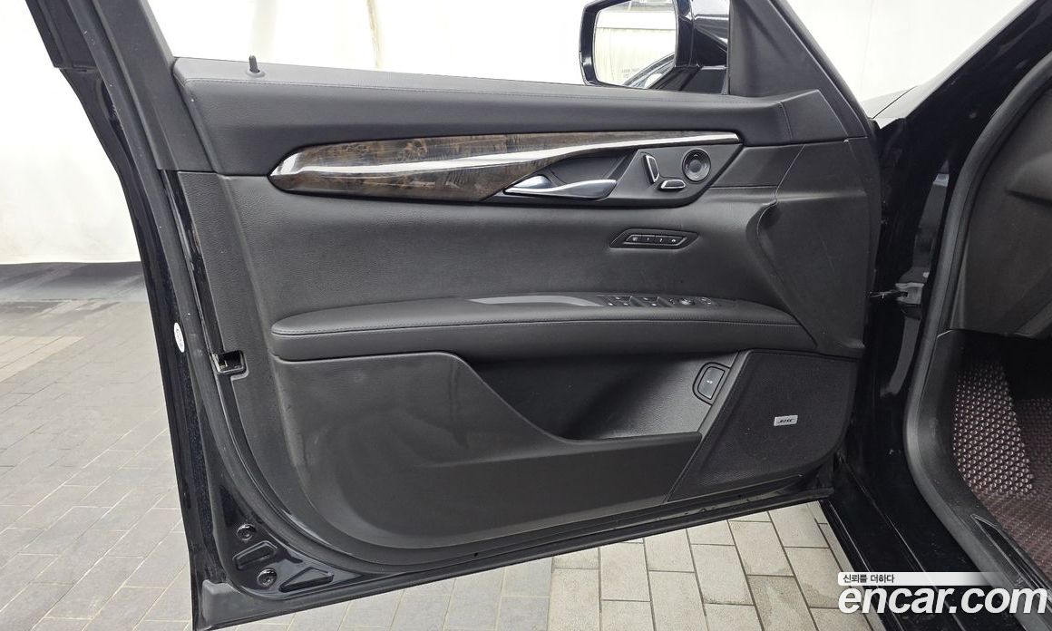 Cadillac CT6 фото 24