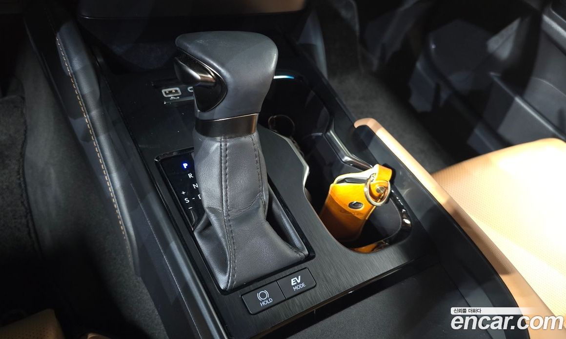 Lexus ES300h 7th Gen фото 9