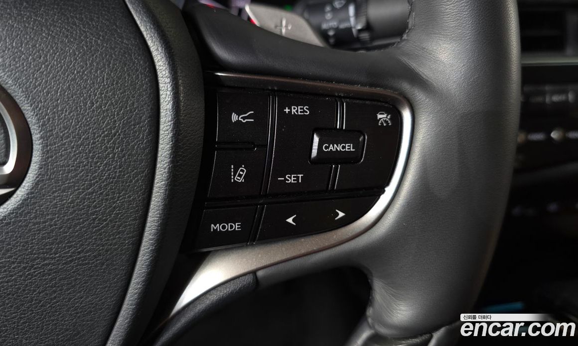 Lexus ES300h 7th Gen фото 15