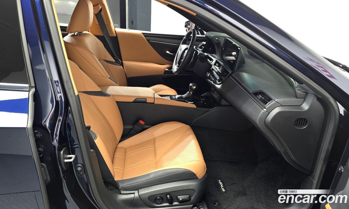 Lexus ES300h 7th Gen фото 26