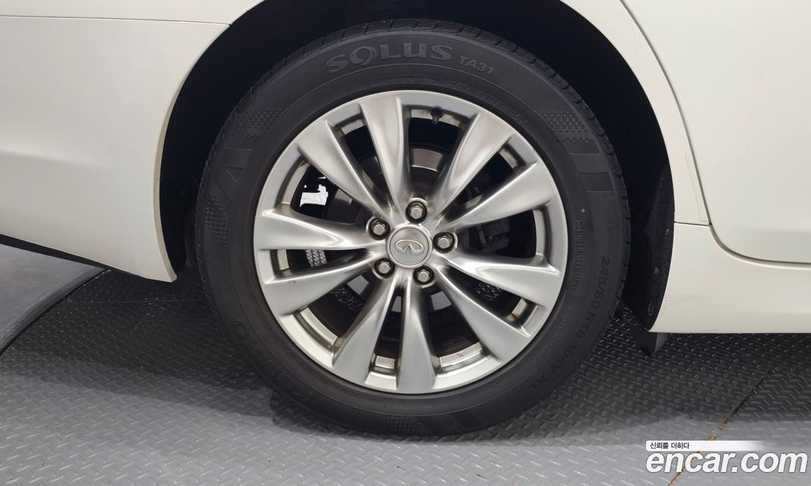 Infiniti M30d фото 5