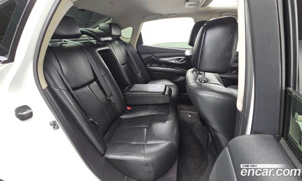 Infiniti M30d фото 11