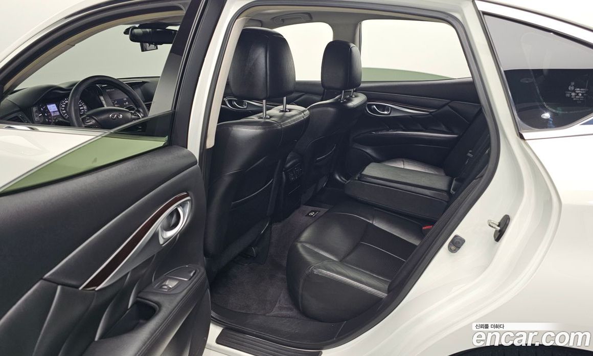 Infiniti M30d фото 12