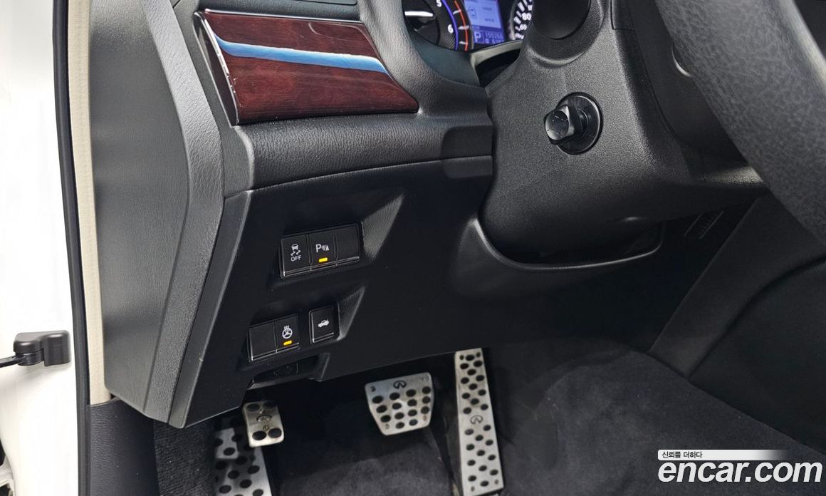 Infiniti M30d фото 18