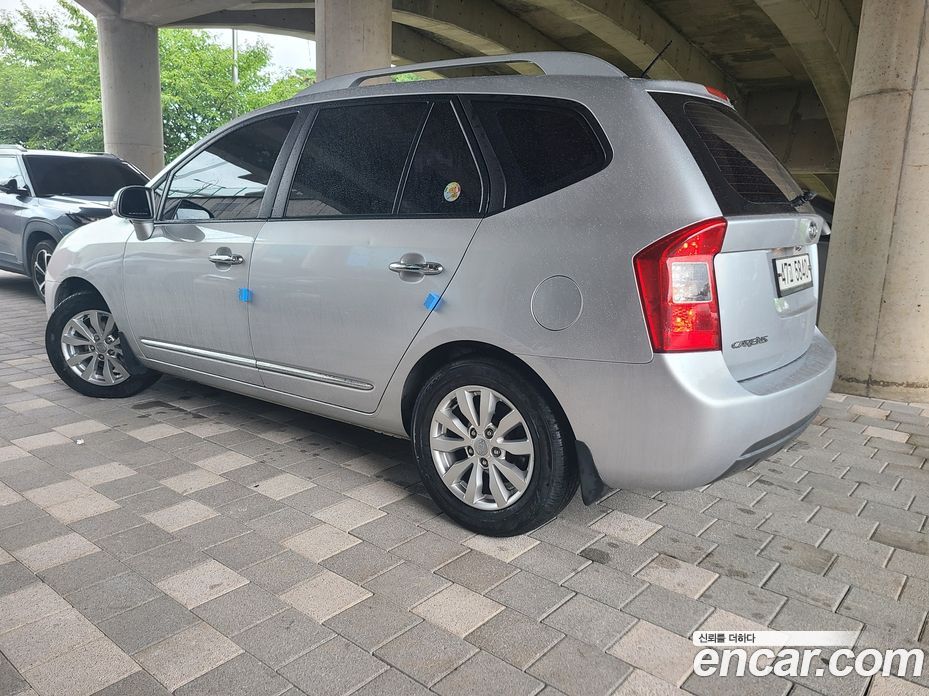 Kia Carens 2nd Gen фото 3