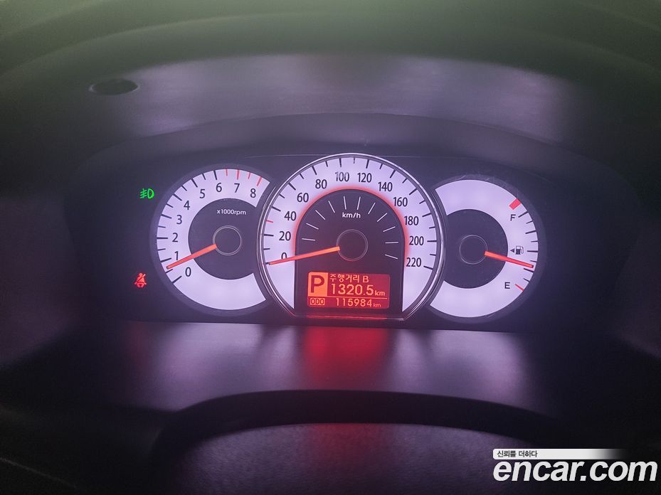 Kia Carens 2nd Gen фото 8