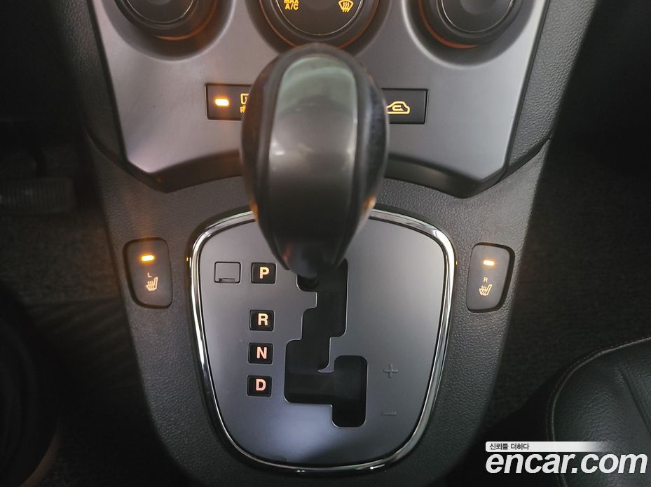 Kia Carens 2nd Gen фото 10