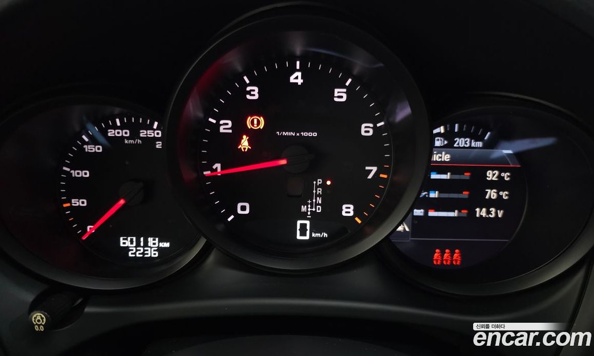 Porsche Macan фото 8
