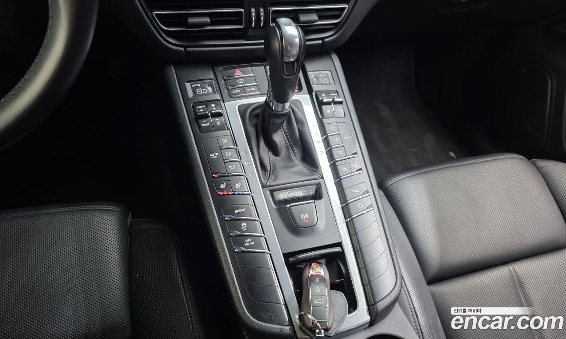 Porsche Macan фото 9