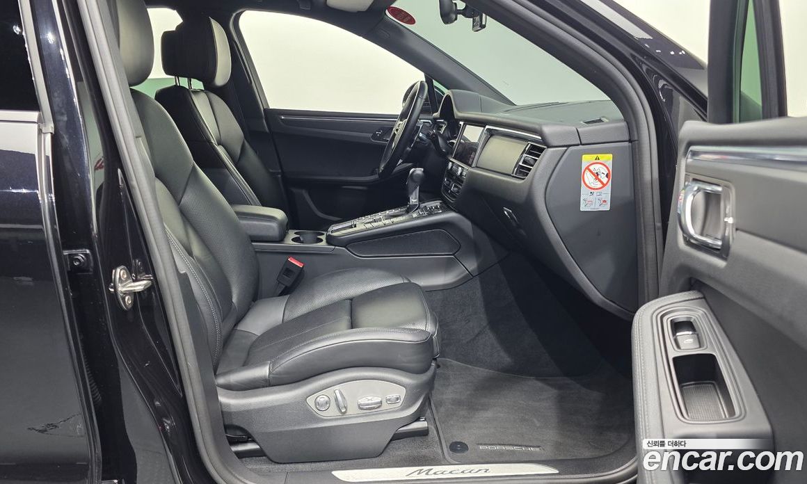 Porsche Macan фото 11