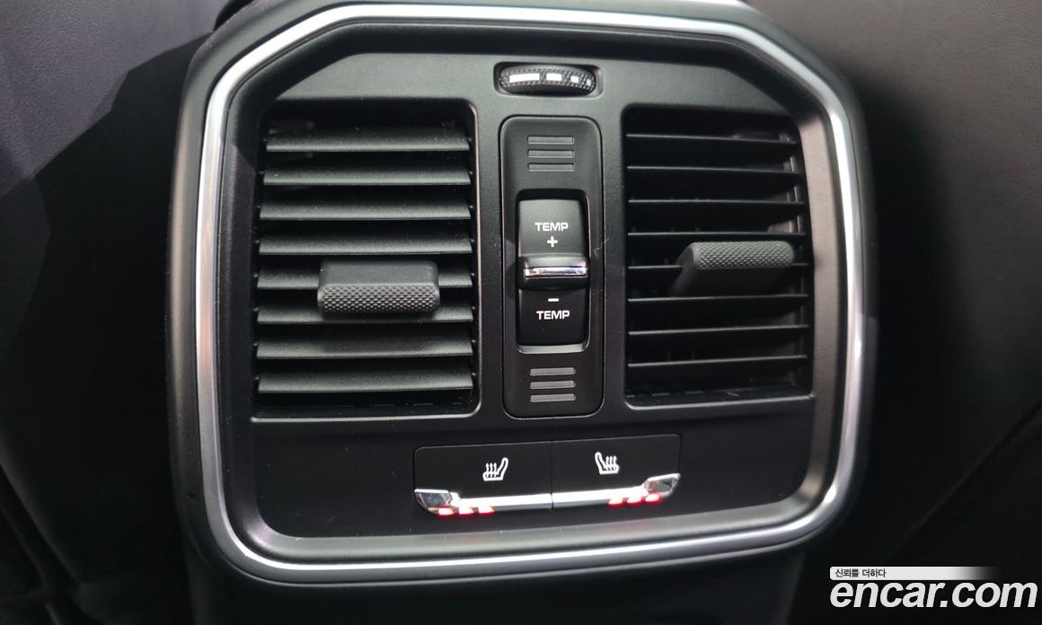 Porsche Macan фото 18