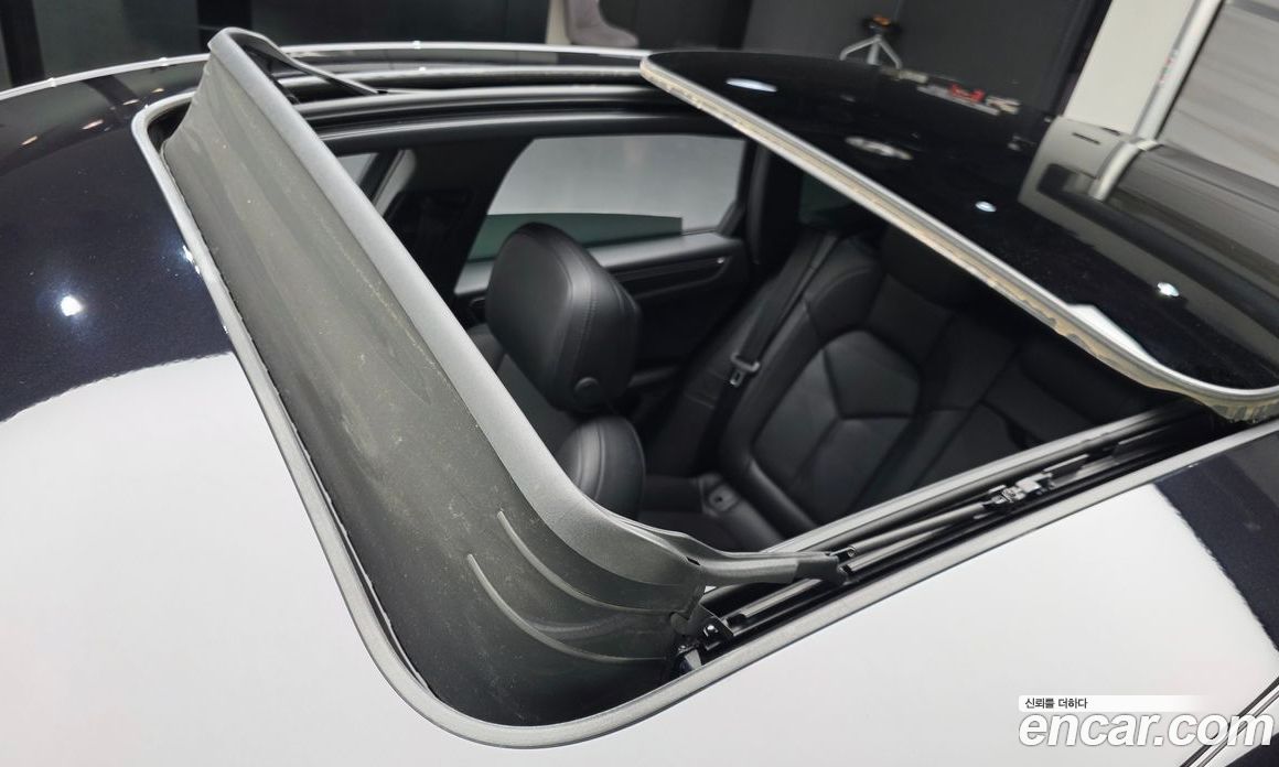Porsche Macan фото 19