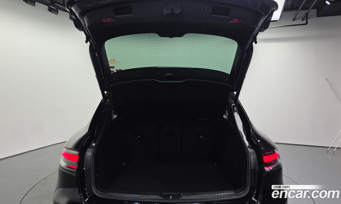 Porsche Macan фото 20