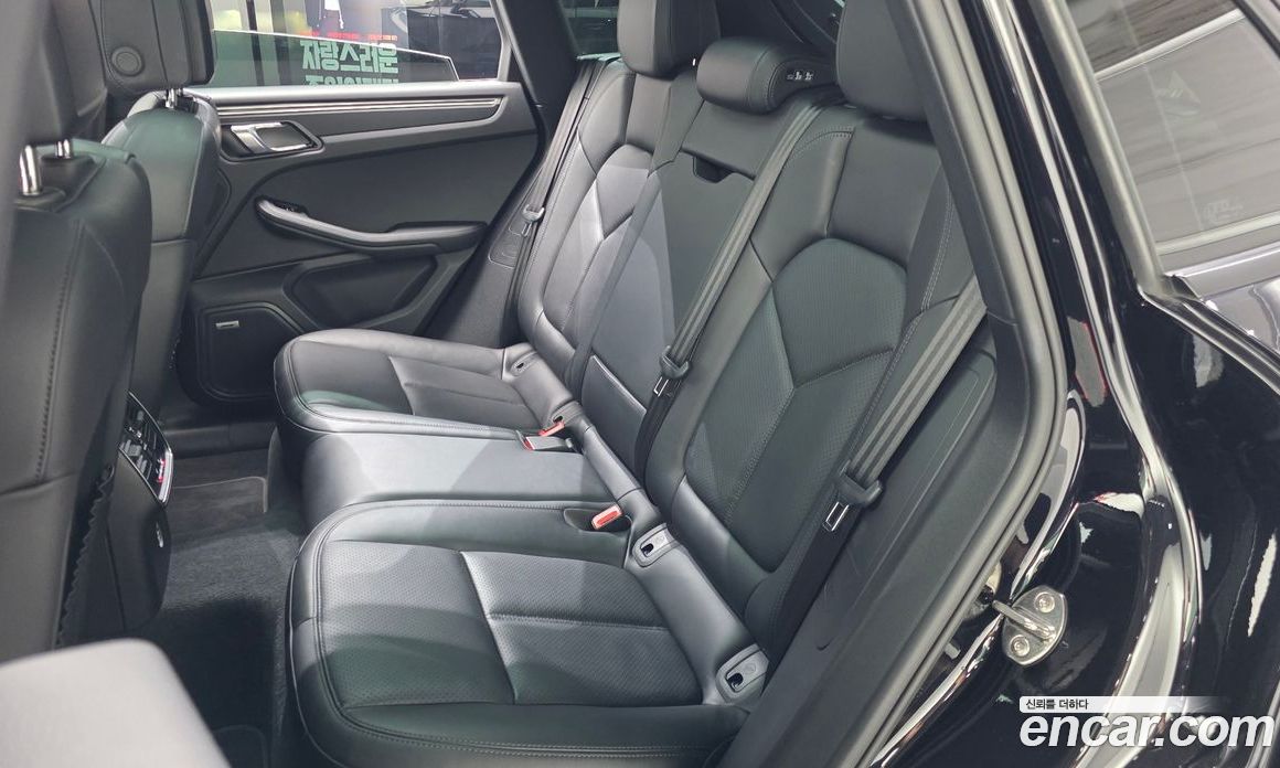 Porsche Macan фото 26