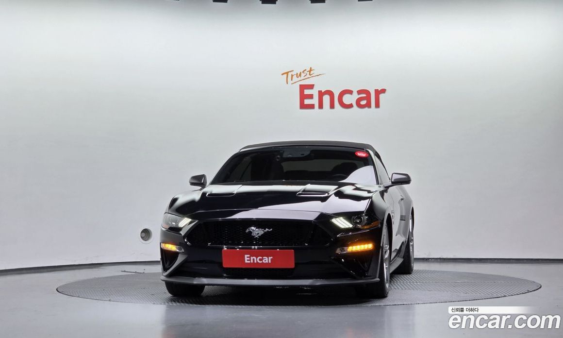 Ford Mustang фото 3