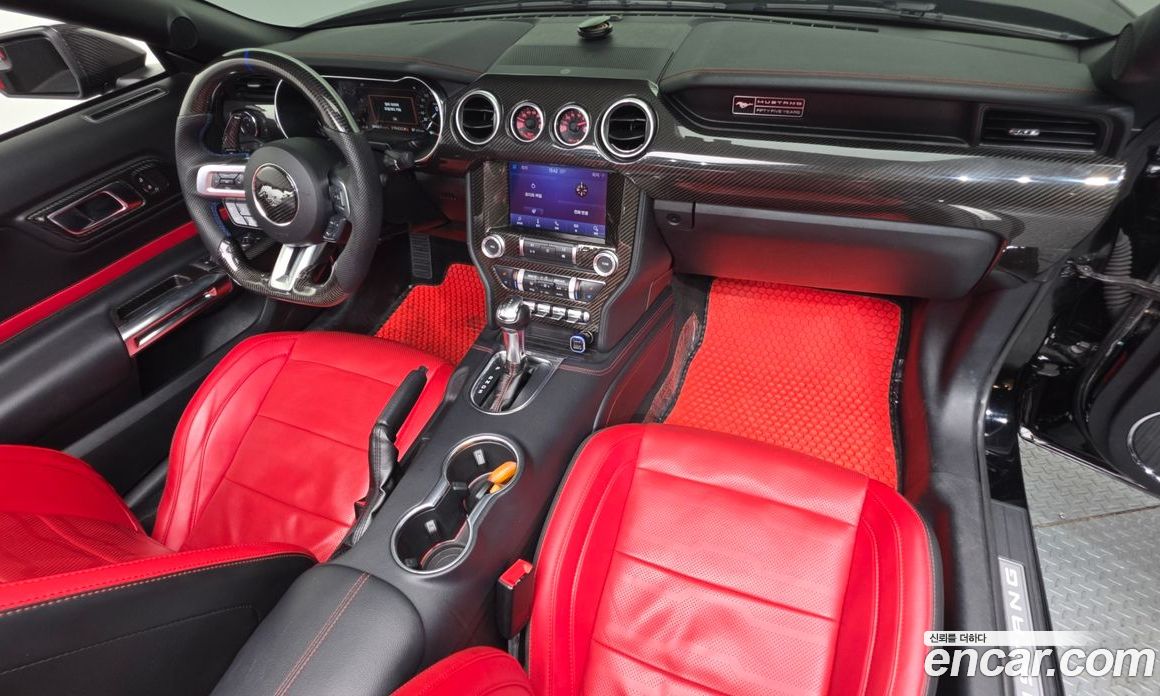 Ford Mustang фото 7