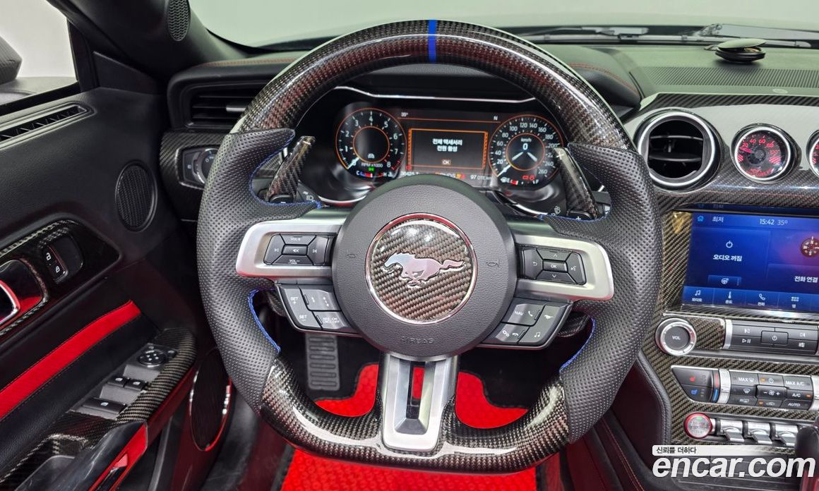 Ford Mustang фото 13