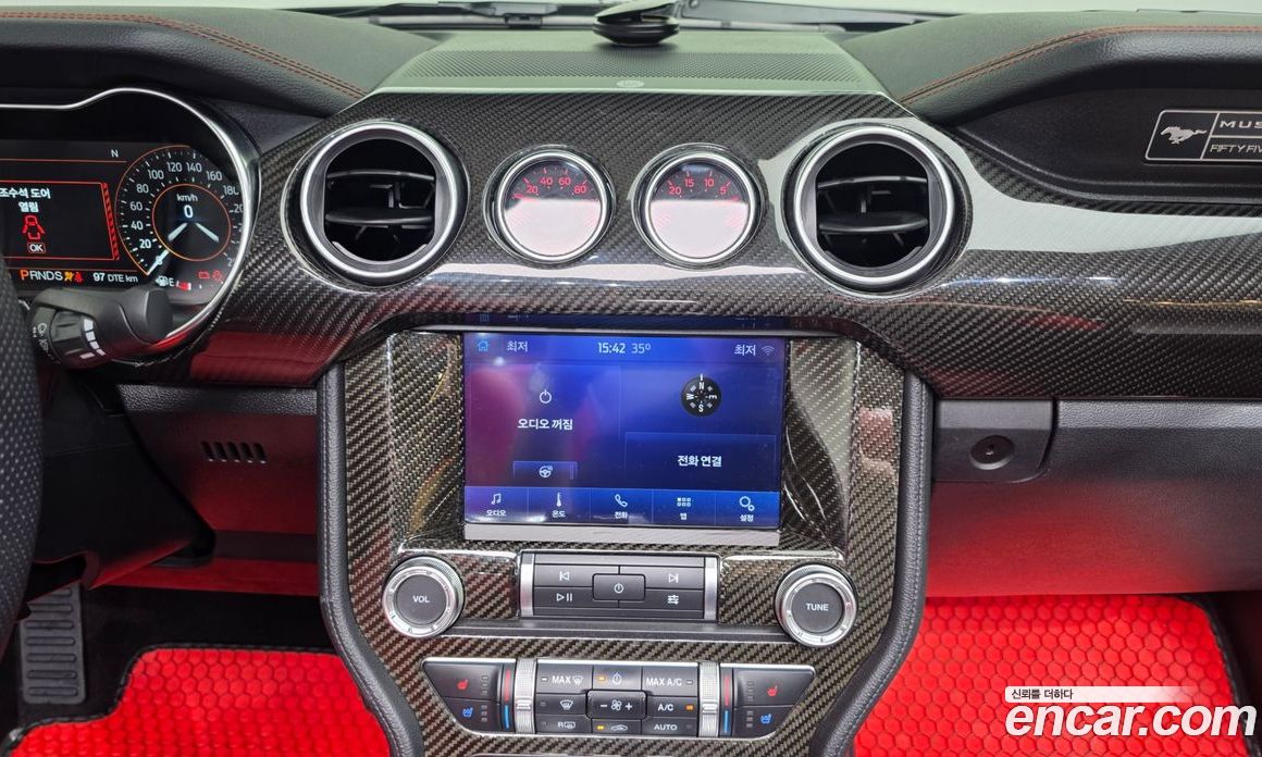 Ford Mustang фото 14
