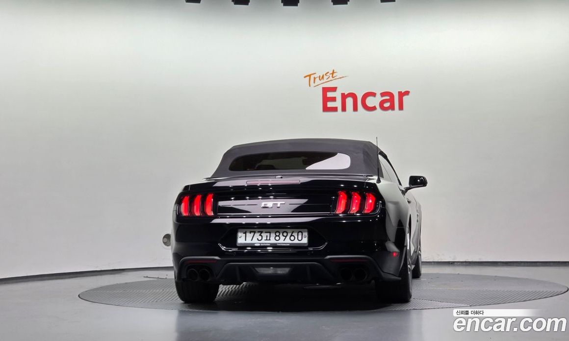 Ford Mustang фото 36