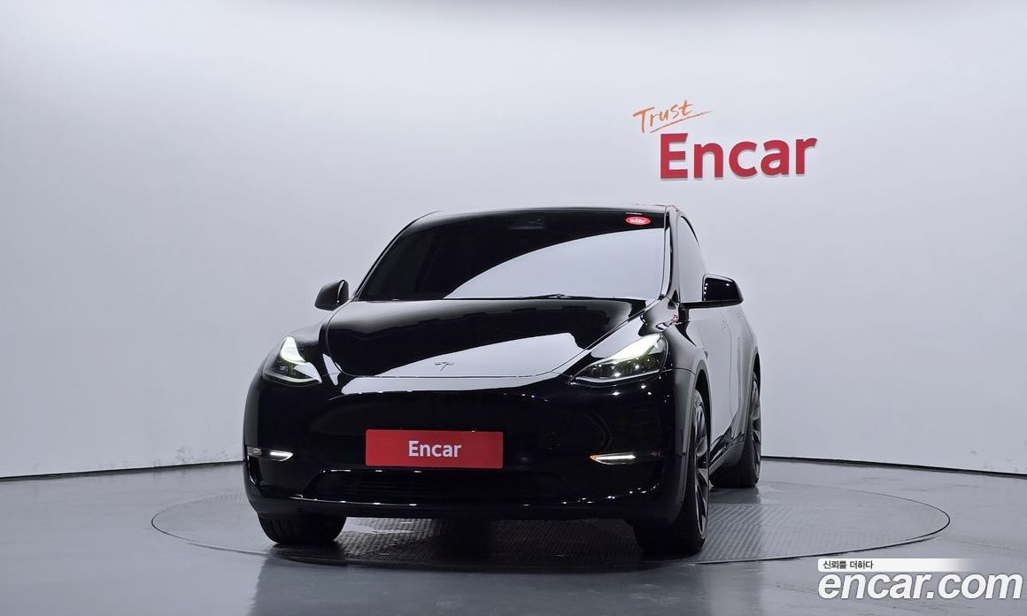 Tesla Model Y фото 3