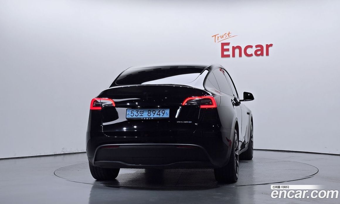 Tesla Model Y фото 4