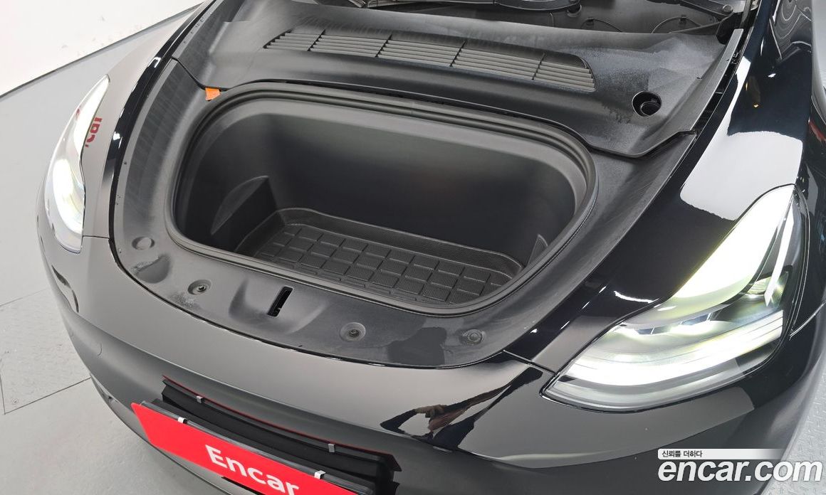 Tesla Model Y фото 6