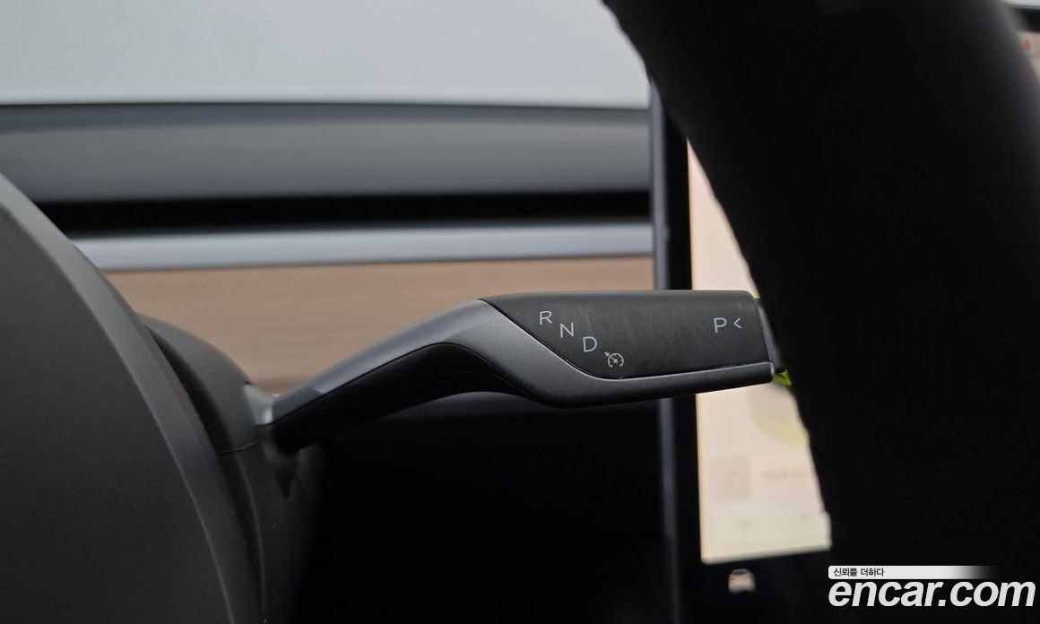 Tesla Model Y фото 9