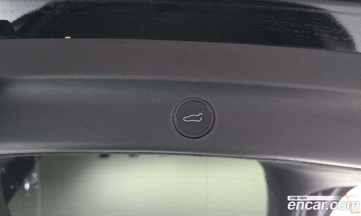Tesla Model Y фото 31