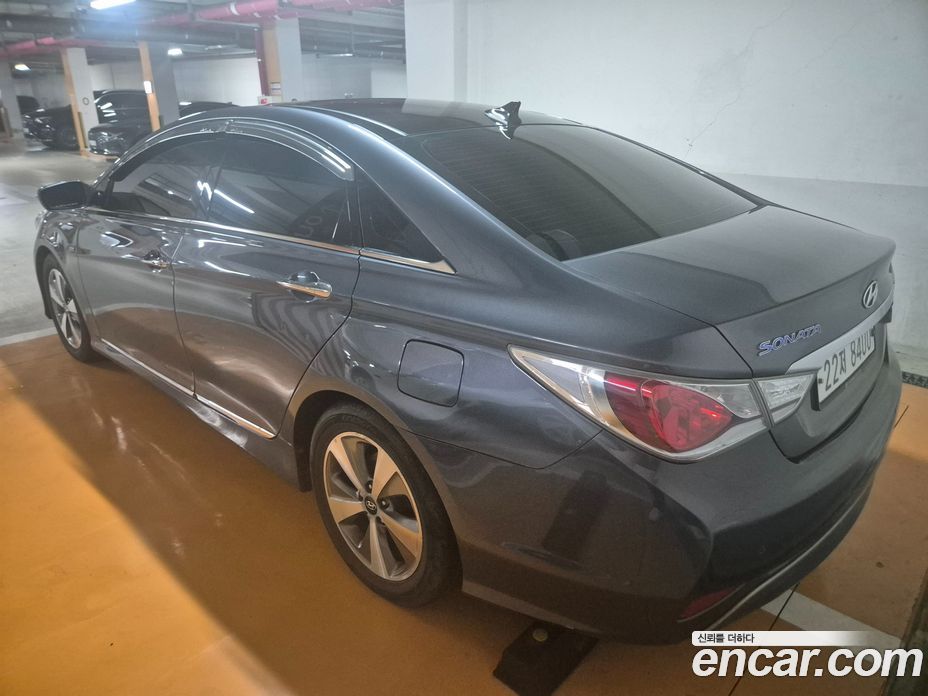 Hyundai Sonata Hybrid фото 2