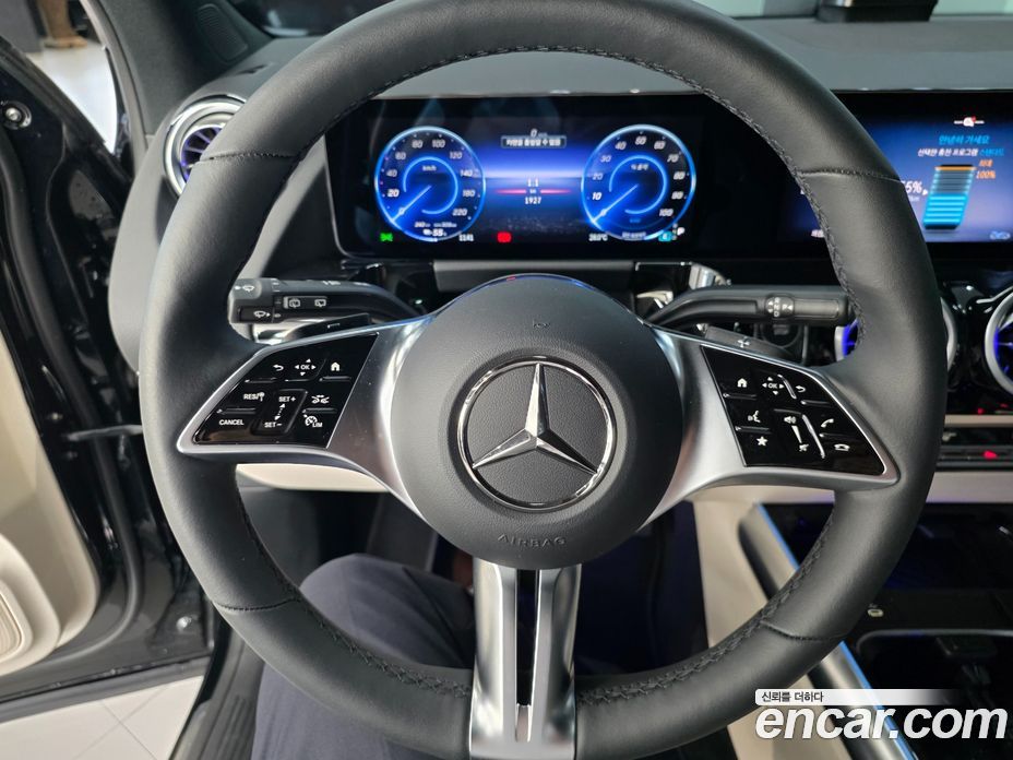 Mercedes-Benz EQA H243 фото 13