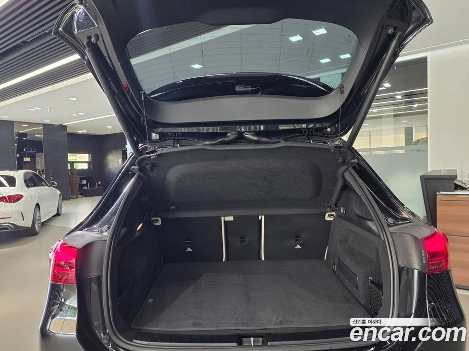 Mercedes-Benz EQA H243 фото 19