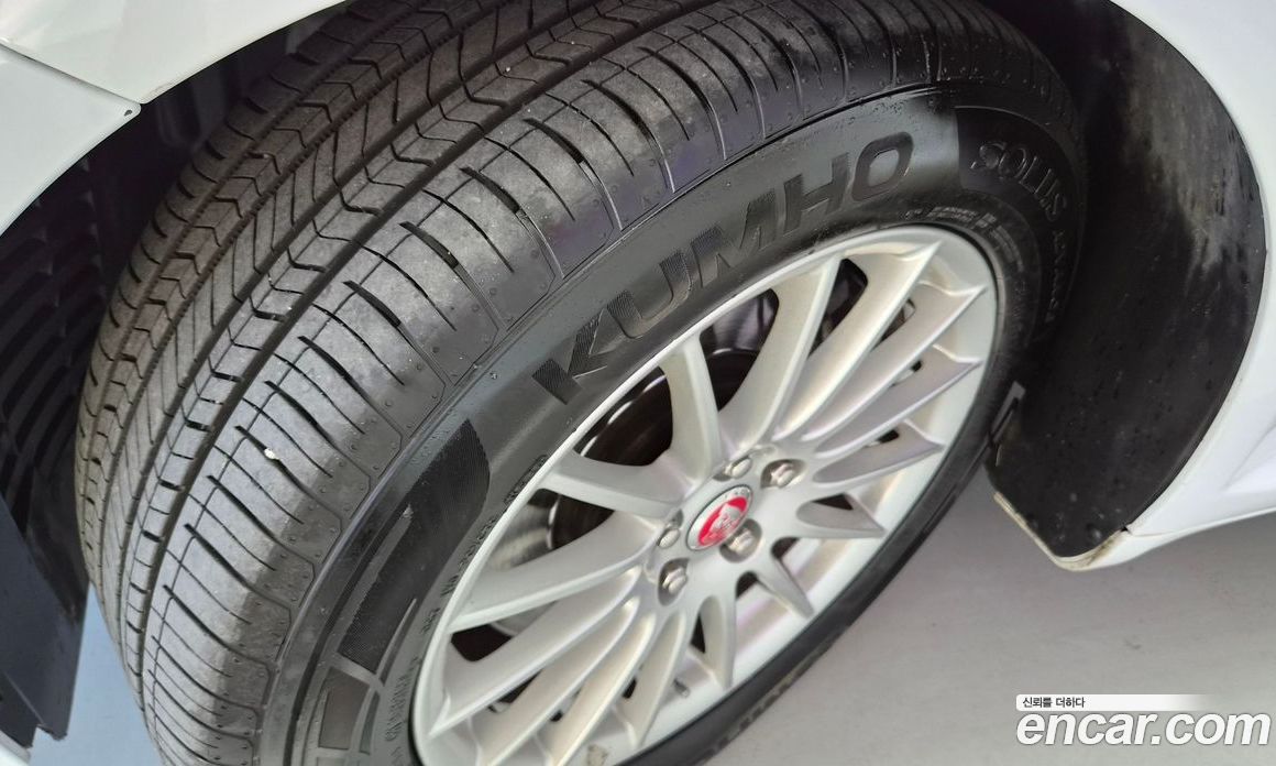Jaguar XF New фото 14