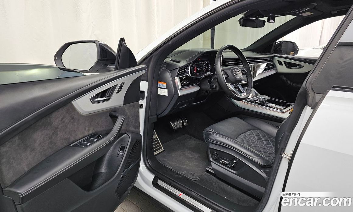 Audi Q8 (4M) фото 10