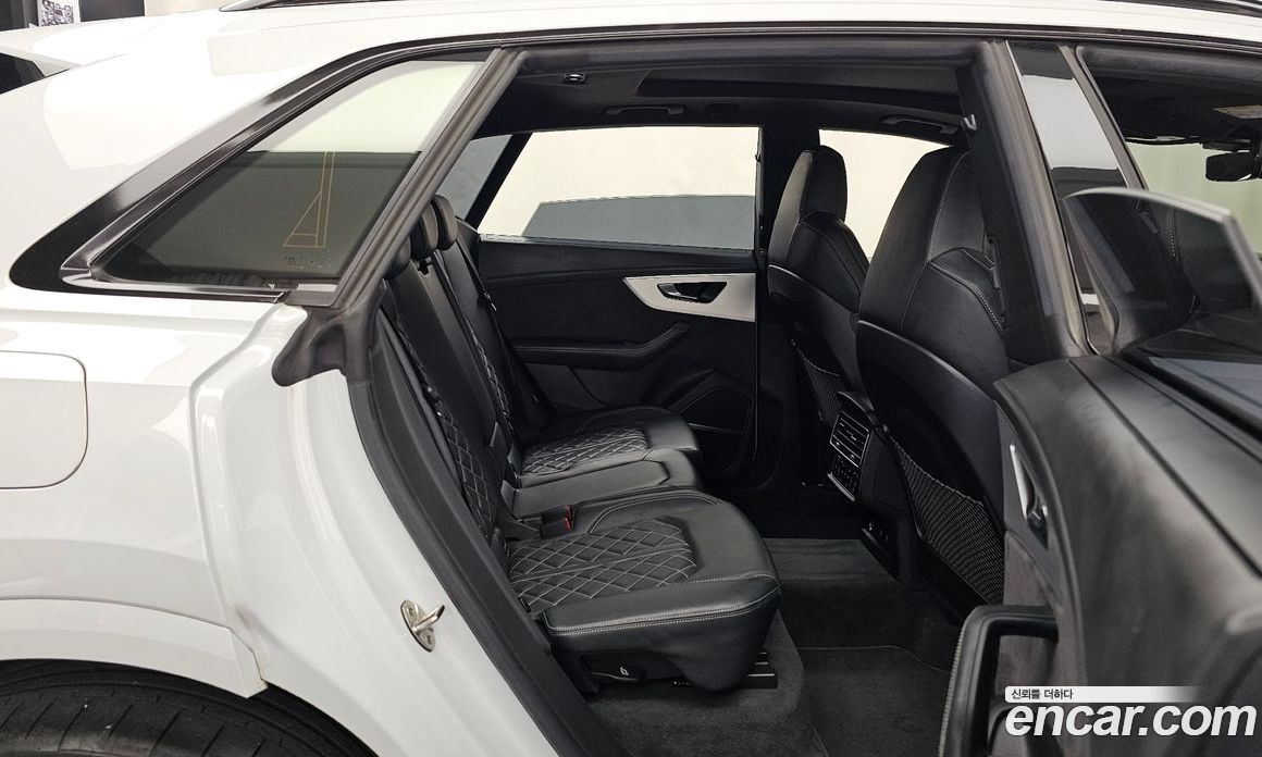 Audi Q8 (4M) фото 12
