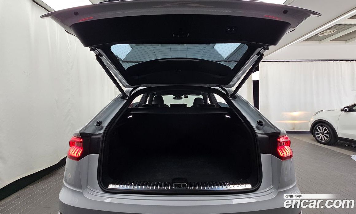 Audi Q8 (4M) фото 20