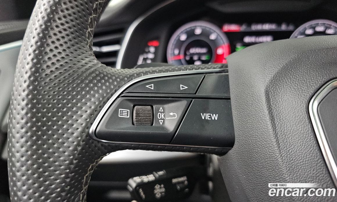 Audi Q8 (4M) фото 26