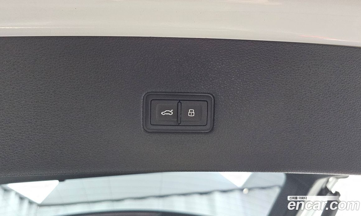 Audi Q8 (4M) фото 32