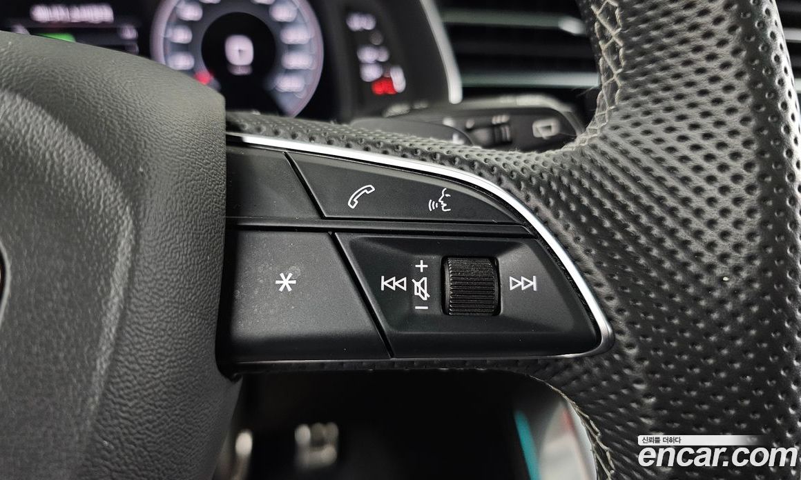 Audi Q8 (4M) фото 36