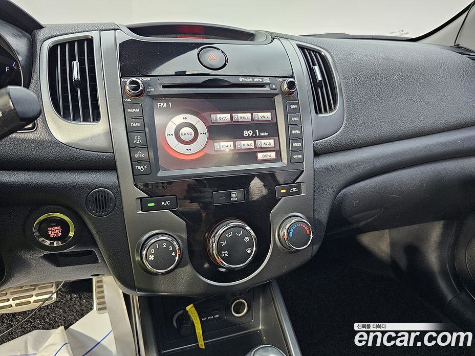 Kia Forte Koup фото 11