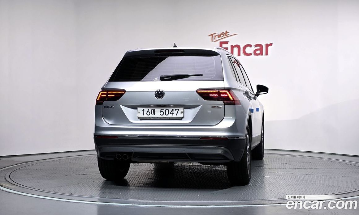Volkswagen Tiguan 2nd Gen фото 4