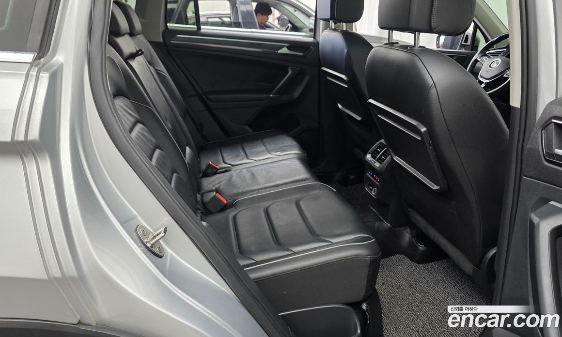 Volkswagen Tiguan 2nd Gen фото 11