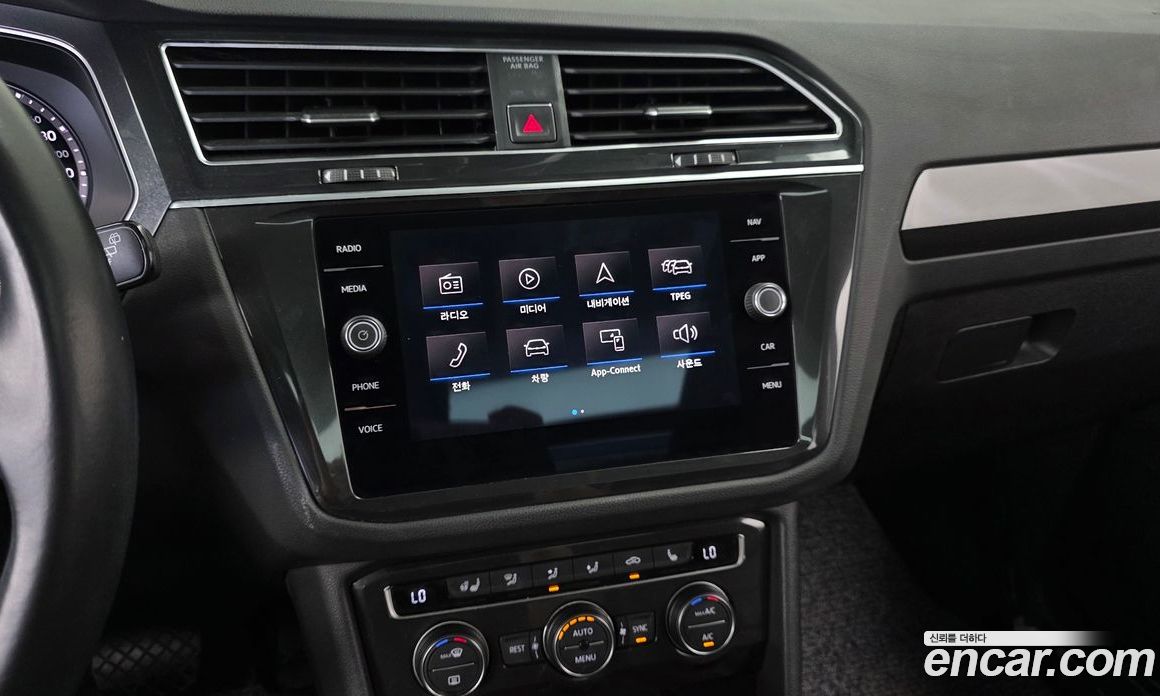 Volkswagen Tiguan 2nd Gen фото 13