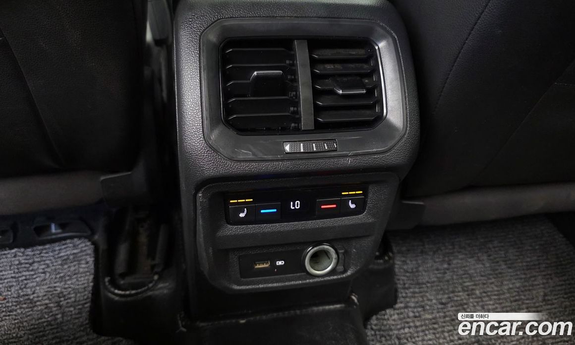 Volkswagen Tiguan 2nd Gen фото 18