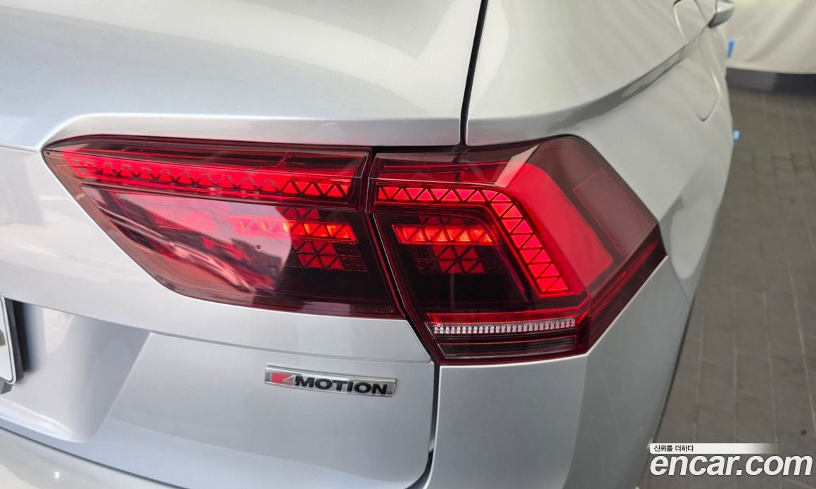 Volkswagen Tiguan 2nd Gen фото 23
