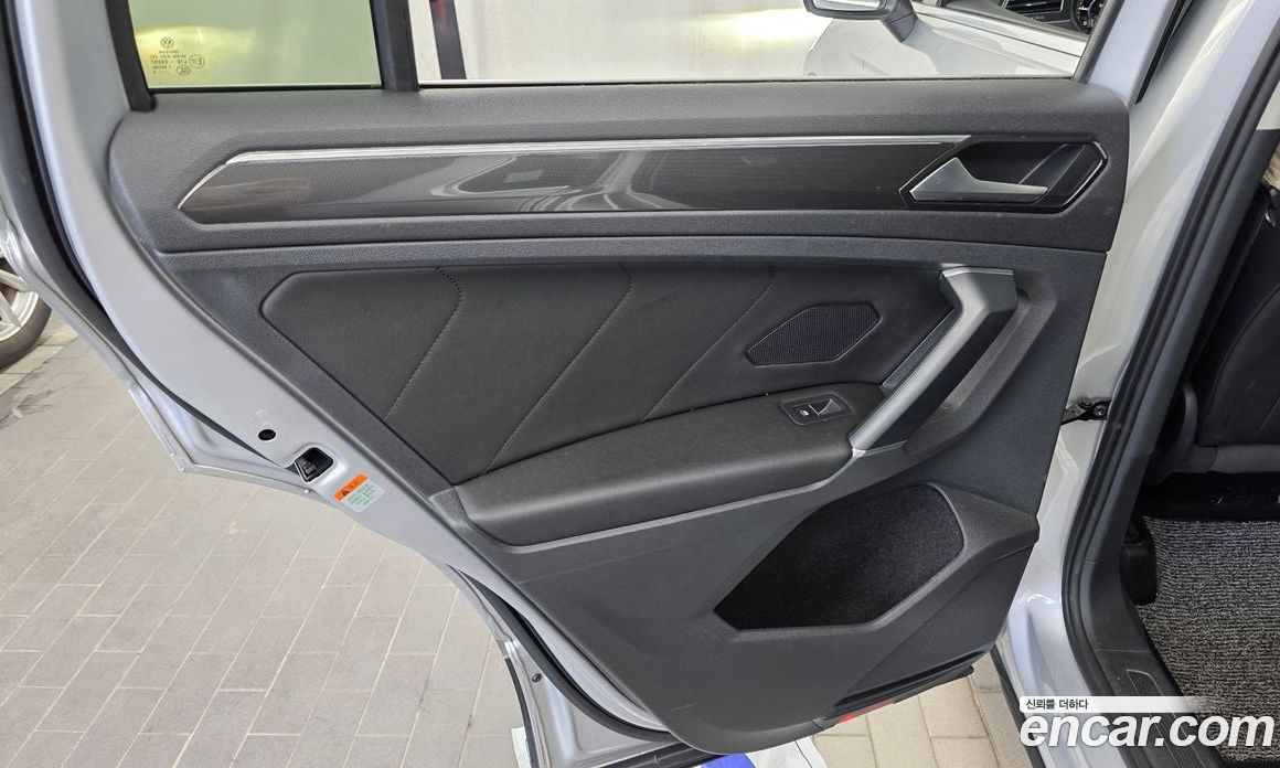 Volkswagen Tiguan 2nd Gen фото 25